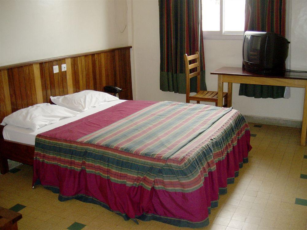 Relais Saint Jacques Hotel ยาอุนเด ภายนอก รูปภาพ
