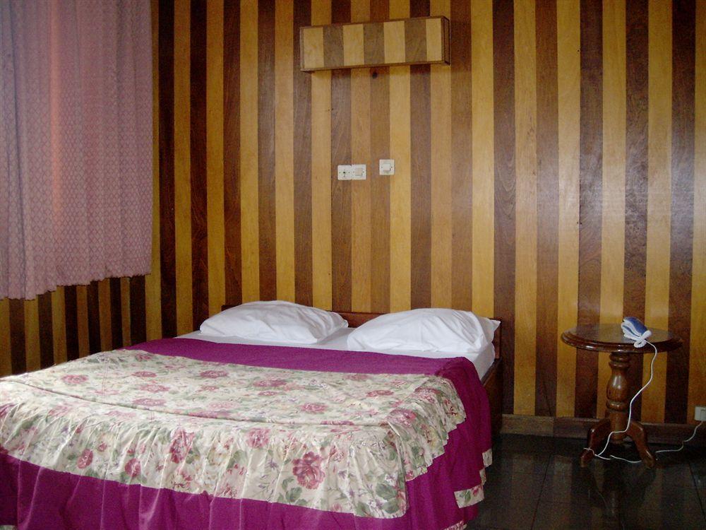 Relais Saint Jacques Hotel ยาอุนเด ภายนอก รูปภาพ